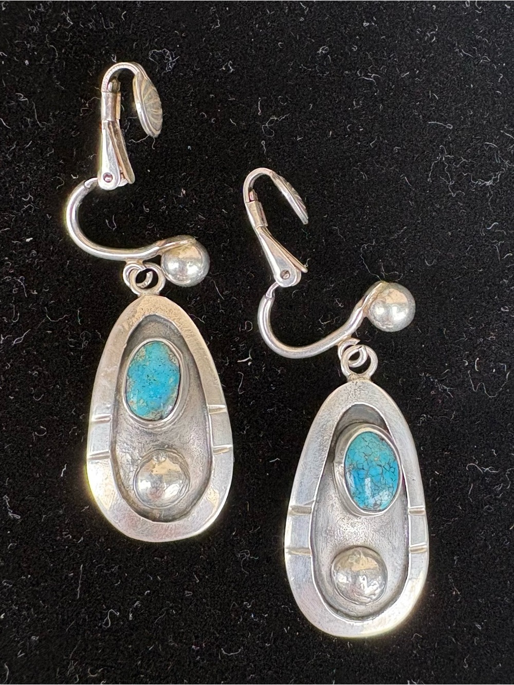 Vintage Navajo Clip-on earring - Picture 3 of 7